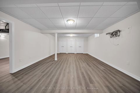 Photo 32 at 66 Woodbury Crescent, Summerhill Estates, Newmarket