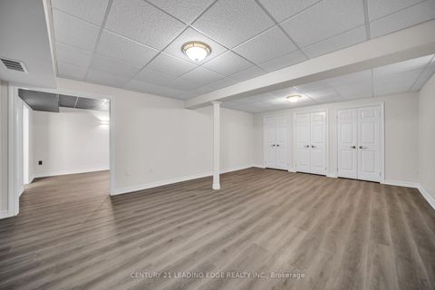 Photo 33 at 66 Woodbury Crescent, Summerhill Estates, Newmarket