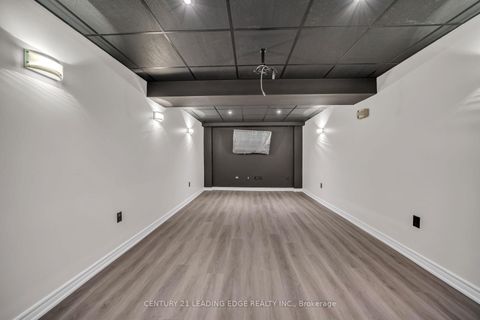 Photo 34 at 66 Woodbury Crescent, Summerhill Estates, Newmarket