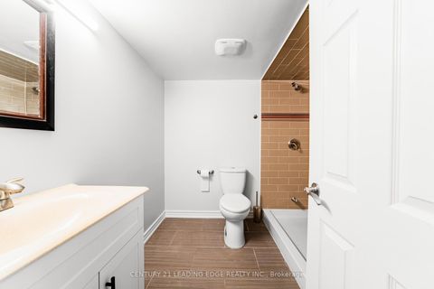 Photo 36 at 66 Woodbury Crescent, Summerhill Estates, Newmarket