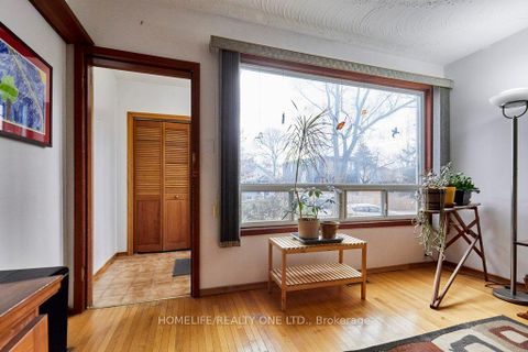 Photo 3 at 262 Glebemount Avenue, East York, Toronto