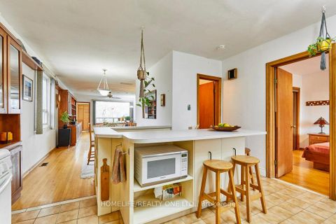 Photo 11 at 262 Glebemount Avenue, East York, Toronto