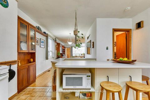 Photo 12 at 262 Glebemount Avenue, East York, Toronto