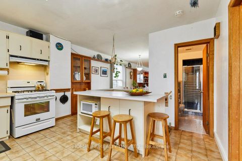 Photo 14 at 262 Glebemount Avenue, East York, Toronto