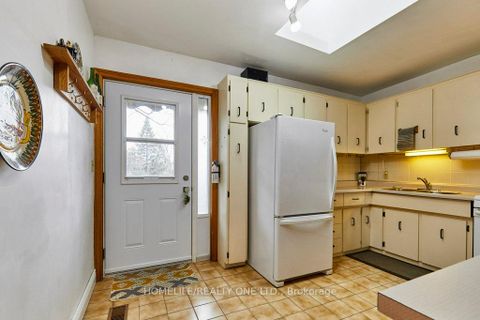 Photo 16 at 262 Glebemount Avenue, East York, Toronto