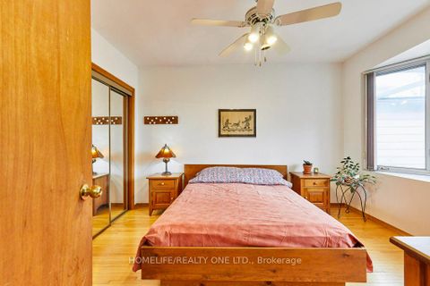 Photo 17 at 262 Glebemount Avenue, East York, Toronto