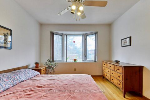 Photo 18 at 262 Glebemount Avenue, East York, Toronto