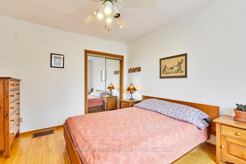 Photo 19 at 262 Glebemount Avenue, East York, Toronto