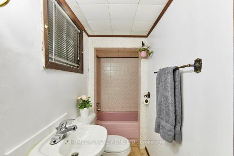 Photo 31 at 262 Glebemount Avenue, East York, Toronto