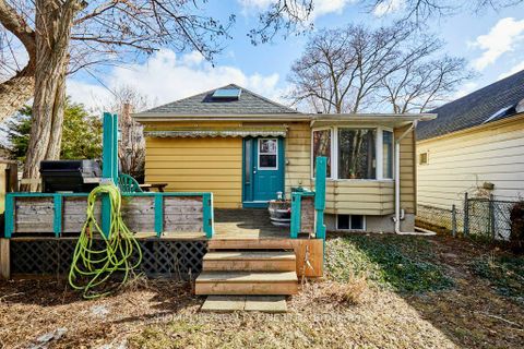Photo 34 at 262 Glebemount Avenue, East York, Toronto