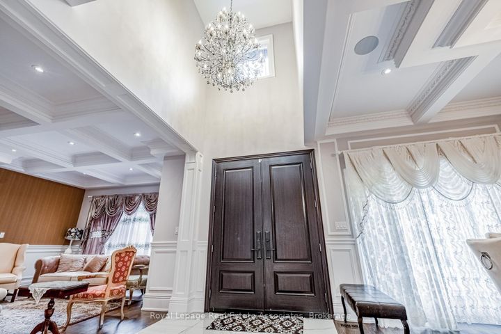 Photo 3 at 96 Elmcrest Road, West Deane, Toronto