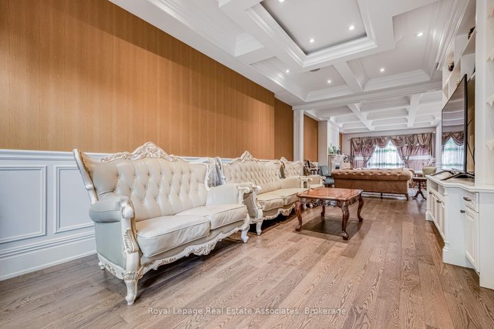 Photo 9 at 96 Elmcrest Road, West Deane, Toronto