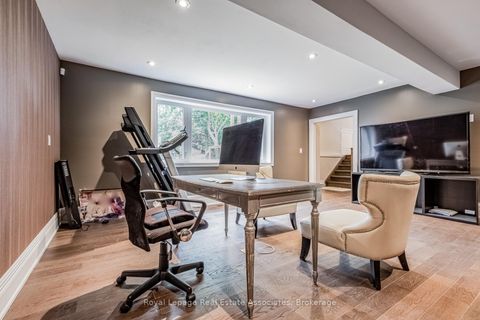 Photo 12 at 96 Elmcrest Road, West Deane, Toronto