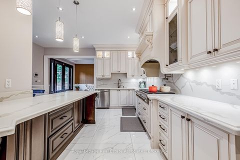 Photo 15 at 96 Elmcrest Road, West Deane, Toronto