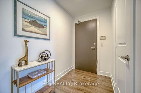 Photo 6 at 805 - 68 Merton Street, Mount Pleasant West, Toronto