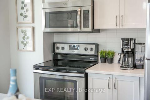 Photo 12 at 805 - 68 Merton Street, Mount Pleasant West, Toronto