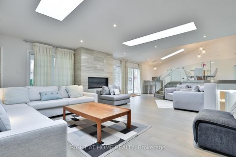 Photo 5 at 34 Scarcliff Gardens, Guildwood, Toronto