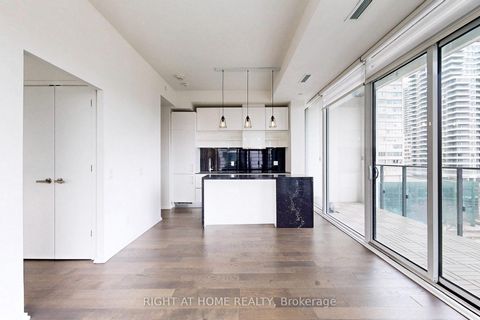 Photo 2 at 905 - 5 Soudan Avenue, Mount Pleasant West, Toronto