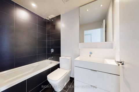 Photo 11 at 905 - 5 Soudan Avenue, Mount Pleasant West, Toronto