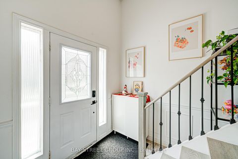 Photo 3 at 64 Rakewood Crescent, L'Amoreaux, Toronto