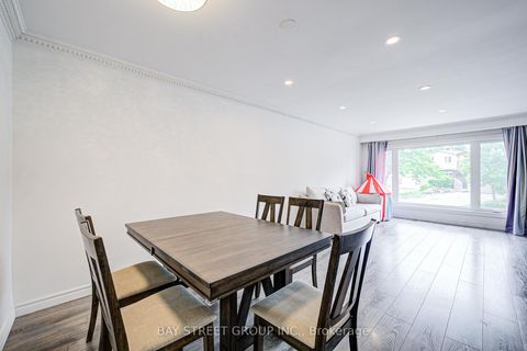 Photo 6 at 64 Rakewood Crescent, L'Amoreaux, Toronto