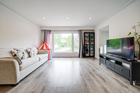 Photo 9 at 64 Rakewood Crescent, L'Amoreaux, Toronto