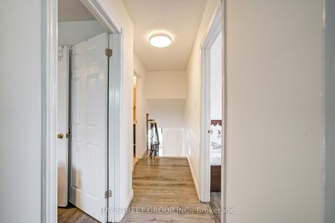 Photo 12 at 64 Rakewood Crescent, L'Amoreaux, Toronto