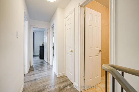 Photo 13 at 64 Rakewood Crescent, L'Amoreaux, Toronto