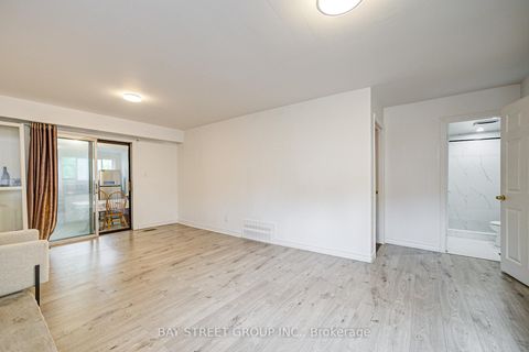 Photo 21 at 64 Rakewood Crescent, L'Amoreaux, Toronto