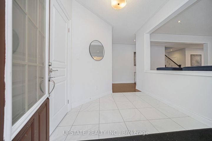 Photo 2 at 11 Mistyglen Crescent, Credit Valley, Brampton