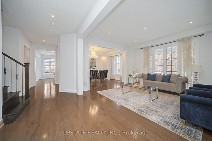 Photo 4 at 11 Mistyglen Crescent, Credit Valley, Brampton