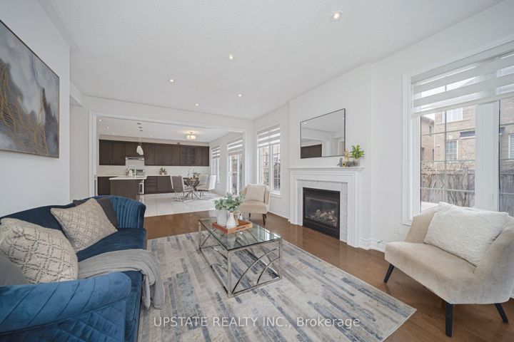 Photo 11 at 11 Mistyglen Crescent, Credit Valley, Brampton