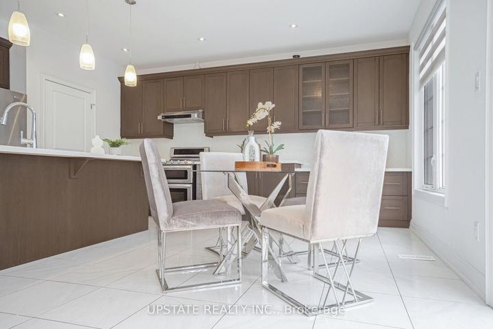 Photo 12 at 11 Mistyglen Crescent, Credit Valley, Brampton