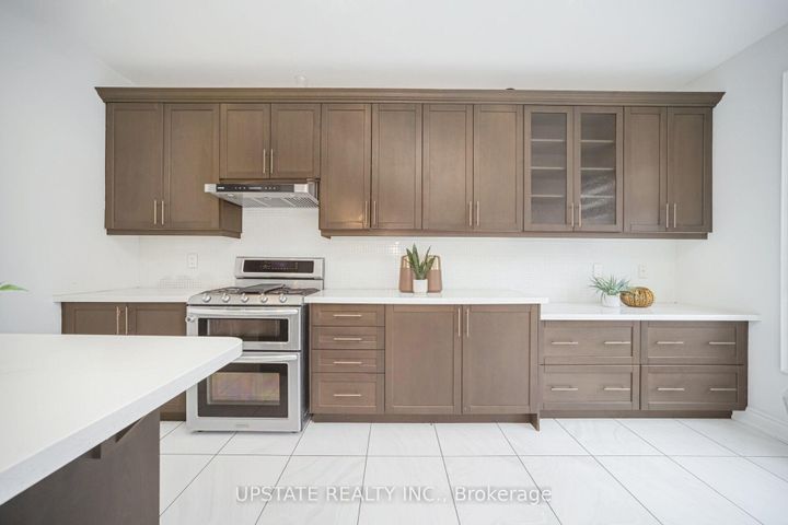 Photo 14 at 11 Mistyglen Crescent, Credit Valley, Brampton