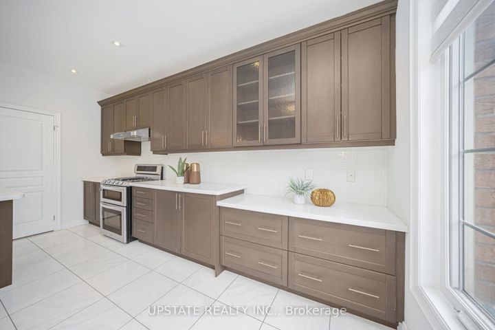 Photo 15 at 11 Mistyglen Crescent, Credit Valley, Brampton