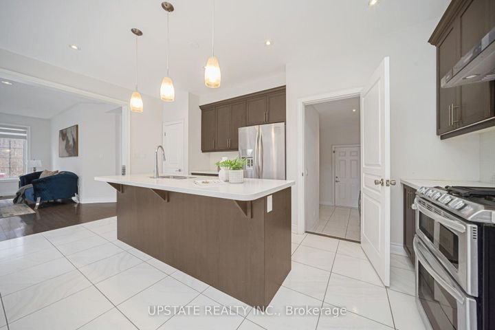 Photo 17 at 11 Mistyglen Crescent, Credit Valley, Brampton