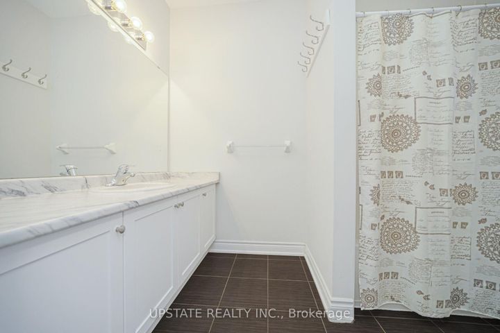 Photo 27 at 11 Mistyglen Crescent, Credit Valley, Brampton