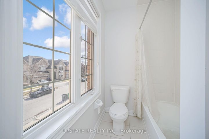 Photo 31 at 11 Mistyglen Crescent, Credit Valley, Brampton