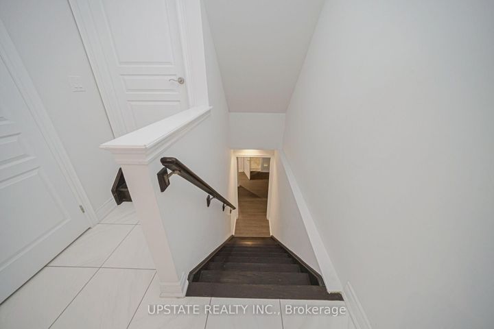 Photo 33 at 11 Mistyglen Crescent, Credit Valley, Brampton
