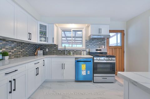 Photo 8 at 92 Lewis Drive, Central Newmarket, Newmarket