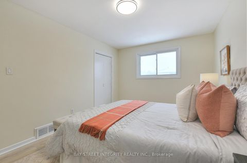 Photo 16 at 92 Lewis Drive, Central Newmarket, Newmarket