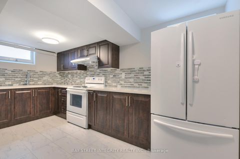 Photo 26 at 92 Lewis Drive, Central Newmarket, Newmarket