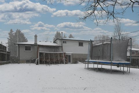 Photo 30 at 92 Lewis Drive, Central Newmarket, Newmarket