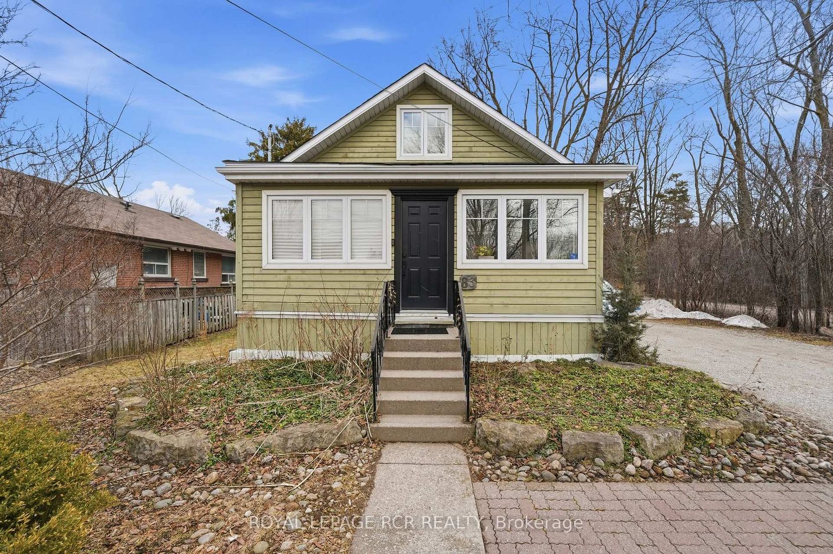 83 Industrial Parkway S, Aurora Village, Aurora 