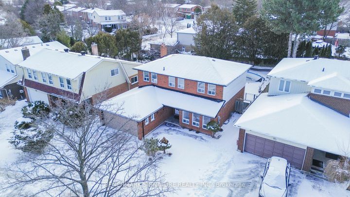 Photo 1 at 115 Simonston Boulevard, German Mills, Markham