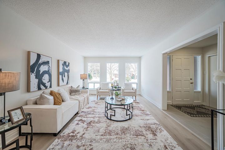 Photo 3 at 115 Simonston Boulevard, German Mills, Markham