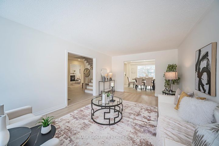 Photo 4 at 115 Simonston Boulevard, German Mills, Markham