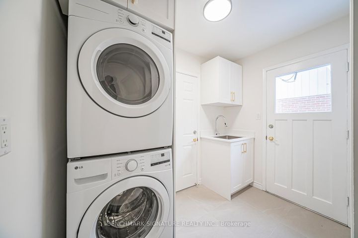 Photo 14 at 115 Simonston Boulevard, German Mills, Markham