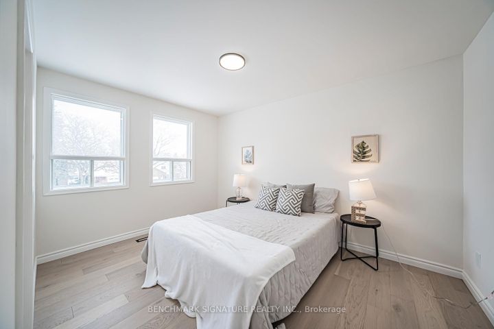 Photo 31 at 115 Simonston Boulevard, German Mills, Markham