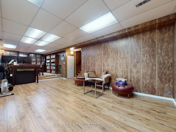 Photo 6 at 2669 Inlake Court, Meadowvale, Mississauga